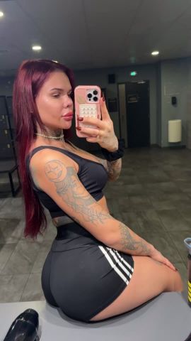 Clara Dominatrix