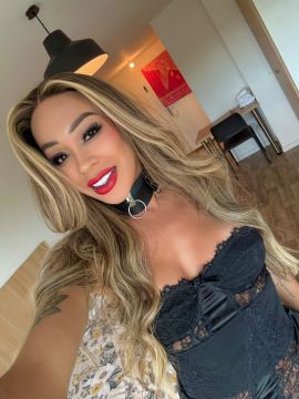 Mel Bella