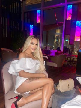 Carol Sexy