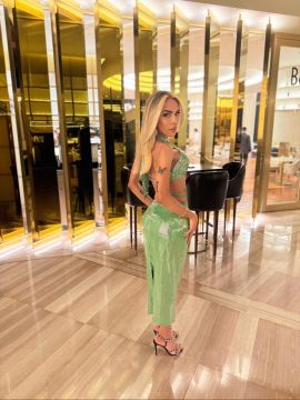 Carol Sexy