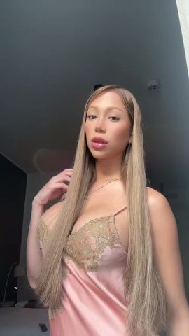 Amber Bella
