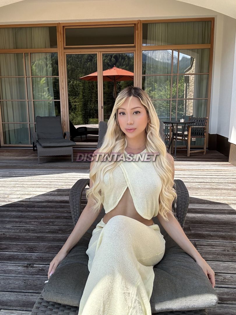 Amber Bella