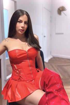 Bella Rios 