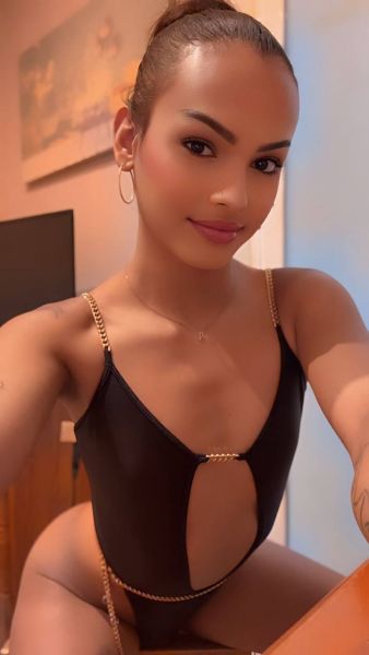 Hola chicos, soy SARA, una chica trans fina recién llegada a la ciudad.

Soy muy cariñosa y divertida. 

Me gusta cuidarme y las cosas naturales y sanas.

¿Quieres divertirte y pasarlo genial con esta bonita y encantadora jovencita trans?

Llámame y concertemos una cita.