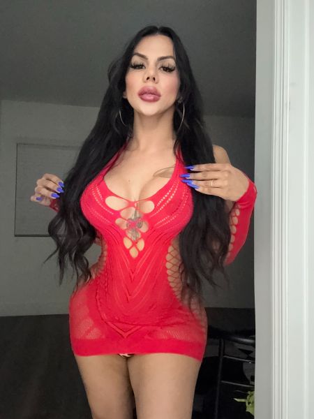 Hola mi nombre es Emilly Van… 
Belleza latina internacional , muy sensual, risueña y super cariñosa, con muchas ganas de divertirme y pasar un momento agradable a tu lado, luxury girl solo para hombres de alto nivel.

Ven y conóceme.
