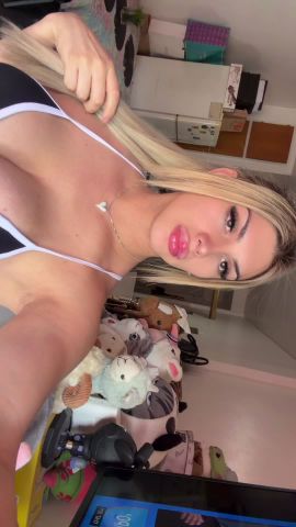 Nicole J