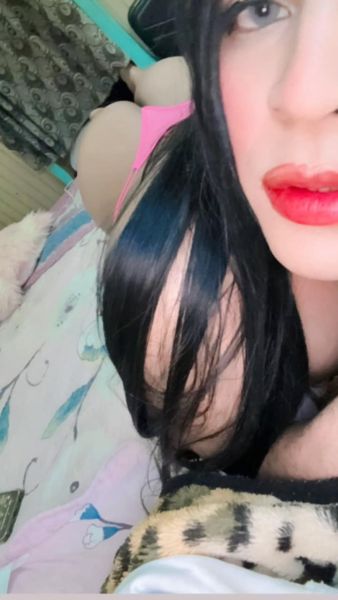 isabella tafurt Exótica Súper Caliente y 100% Real. Hola amores soy ISABELLA TAFUR una chica colombiana muy hermosa, cariñosa senxual, femenina, educada, elegante, discreta y muy complaciente. Estoy dispuesta a complacer todas tus fantasías sexuales soy todo un derroche de placer en la cama. No dudes en llamarme y disfrutar de todos los placeres del sexo con una verdadera hembra con rico pene como yo. Brindo servicios de activa sin ningun tipo de problemas para mi erección, me encanta que me mamen la verga y chupar culo siempre y cuando este aseado. Super adicta a hacerlo, también podemos realizar todo tipo de poses para una deliciosa penetración, caricias, soy súper morbosa y brindo un excelente trato. Siempre y cuando nos brindemos respeto mutuamente. Soy dominante si es lo que deseas... Cuento con una rica dotación y mantengo buena erecion en la relación... Para los fetichistas cuento con lenceria, tacones, peluca a tu disposicion. Me gusta la fiesta por si te gusta oler, conmigo puedes pasarla muy rico, me encanta follar delicioso. Y si te gustan los tragos también estoy dispuesta a acompañarte y pasar un rato agradable. Soy experta para principiantes y con experiencia... Brindo servicio para parejas, me gusta complacer Contactame y no dudes en vivir una rica experiencia a mi lado, ya sea para ti o para ti y tu pareja. El contacto telefónico mío es único y exclusivo para concretar el servicio por llamada o Whatsapp. Brindo servicio de video llamadas y venta de contenido por si te interesa masturbarte viendome.