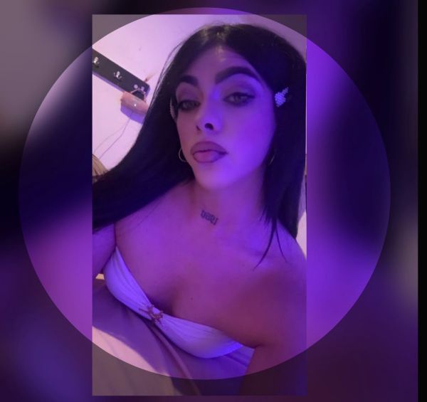 Hallo, ich heiße Tatiana. Ich bin sehr dominant, attraktiv und zuvorkommend. Ich bin 20 cm groß und sehr entgegenkommend. Ich warte auf dich. 