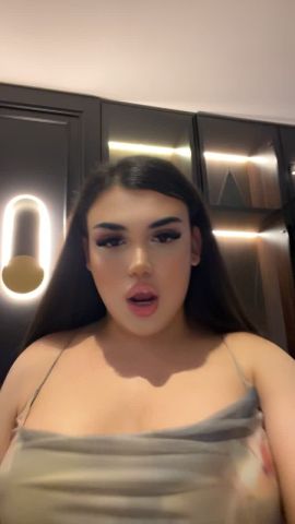  Bella