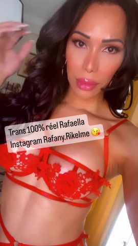 Rafaella Santos