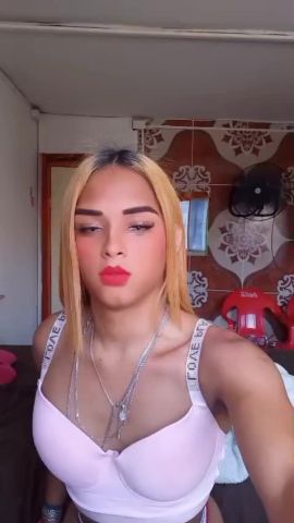 IVONNY ECUATORIANA