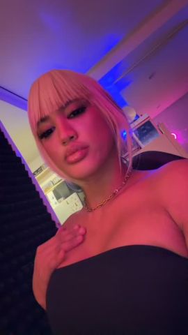 Courtesan Maxine