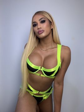 Courtesan Maxine