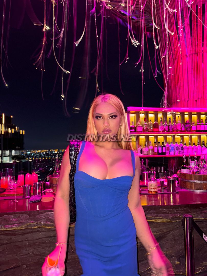 Courtesan Maxine