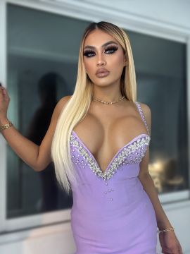 Courtesan Maxine