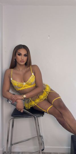 Courtesan Maxine