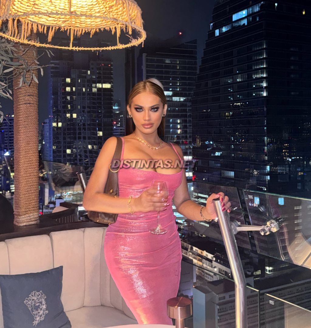 Courtesan Maxine