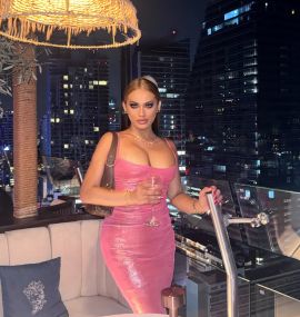 Courtesan Maxine
