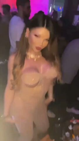 Lyli hot