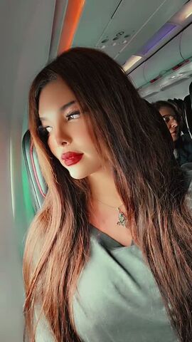 Lyli hot
