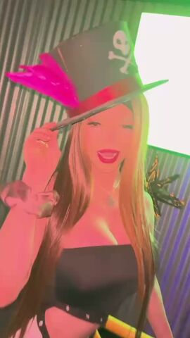 Lyli hot