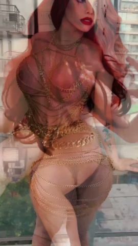 Lyli hot