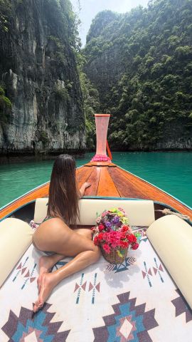  Valentina Gray