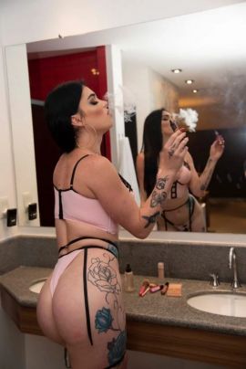 Jacqueline Oliveira XXL