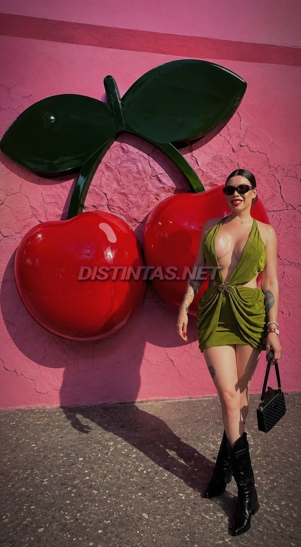 Jacqueline Oliveira XXL