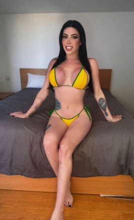 Jacqueline Oliveira XXL