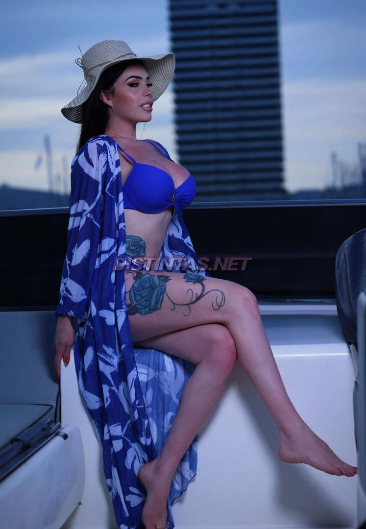 Jacqueline Oliveira XXL