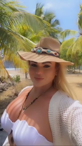 Domina Karah Darosa