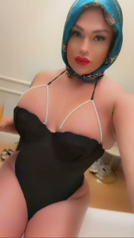 Domina Karah Darosa