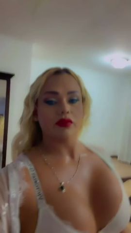 Domina Karah Darosa