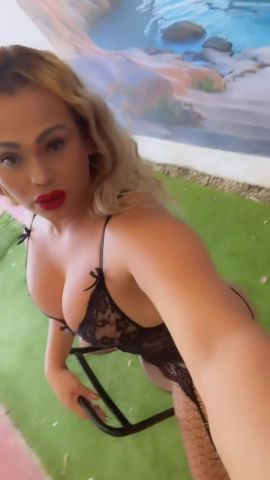 Domina Karah Darosa