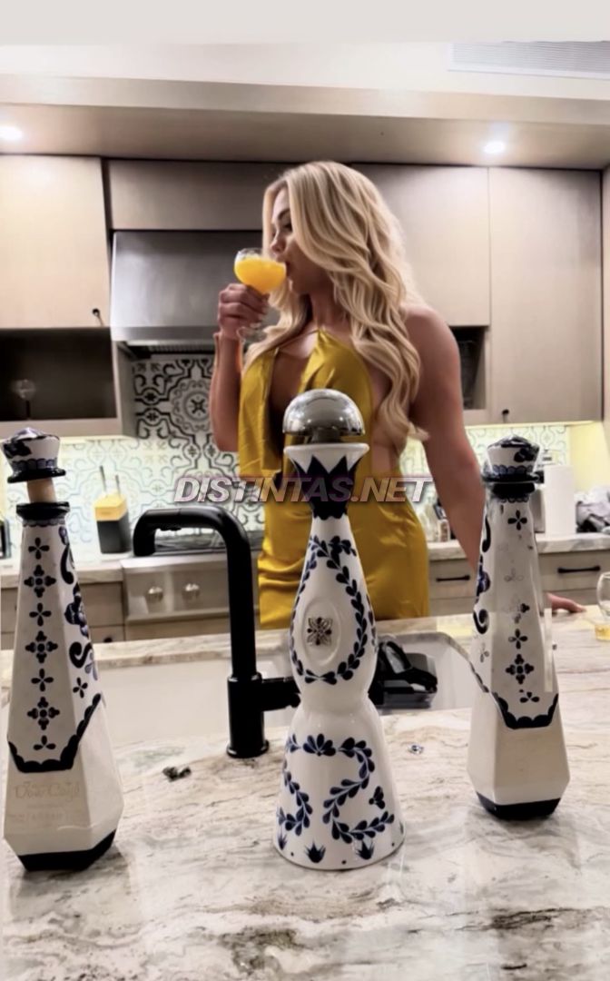 Domina Karah Darosa