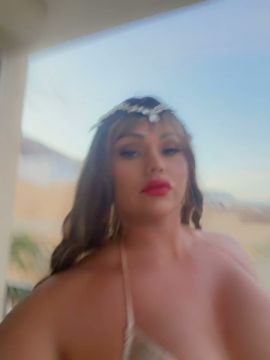 Domina Karah Darosa