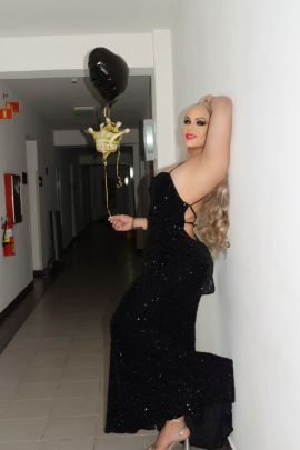 Domina Karah Darosa