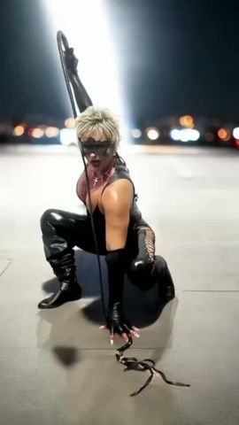 Domina Karah Darosa