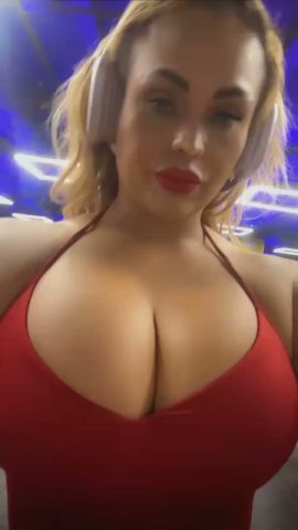 Domina Karah Darosa