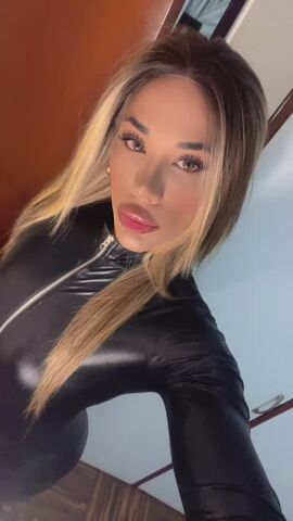 Melissa Mejia 23cm