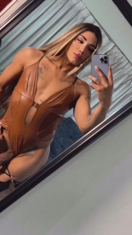 Melissa Mejia 23cm