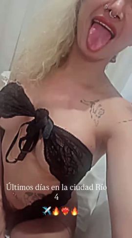 Dariana hot