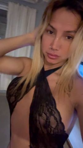 Dariana hot