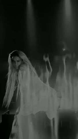 Dariana hot