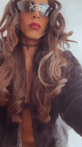 Isabella Hot