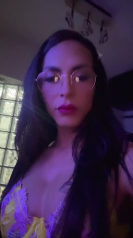 Isabella Hot