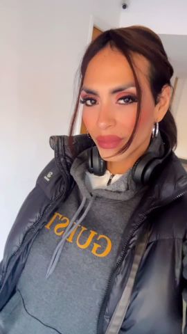 Isabella Hot
