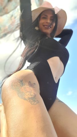 Isabella Hot