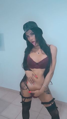 Isabella Hot